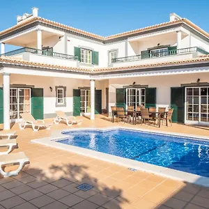 https://villa-isa-heated-pool-free-wi-fi-air-con.hotelaalgarve.com
